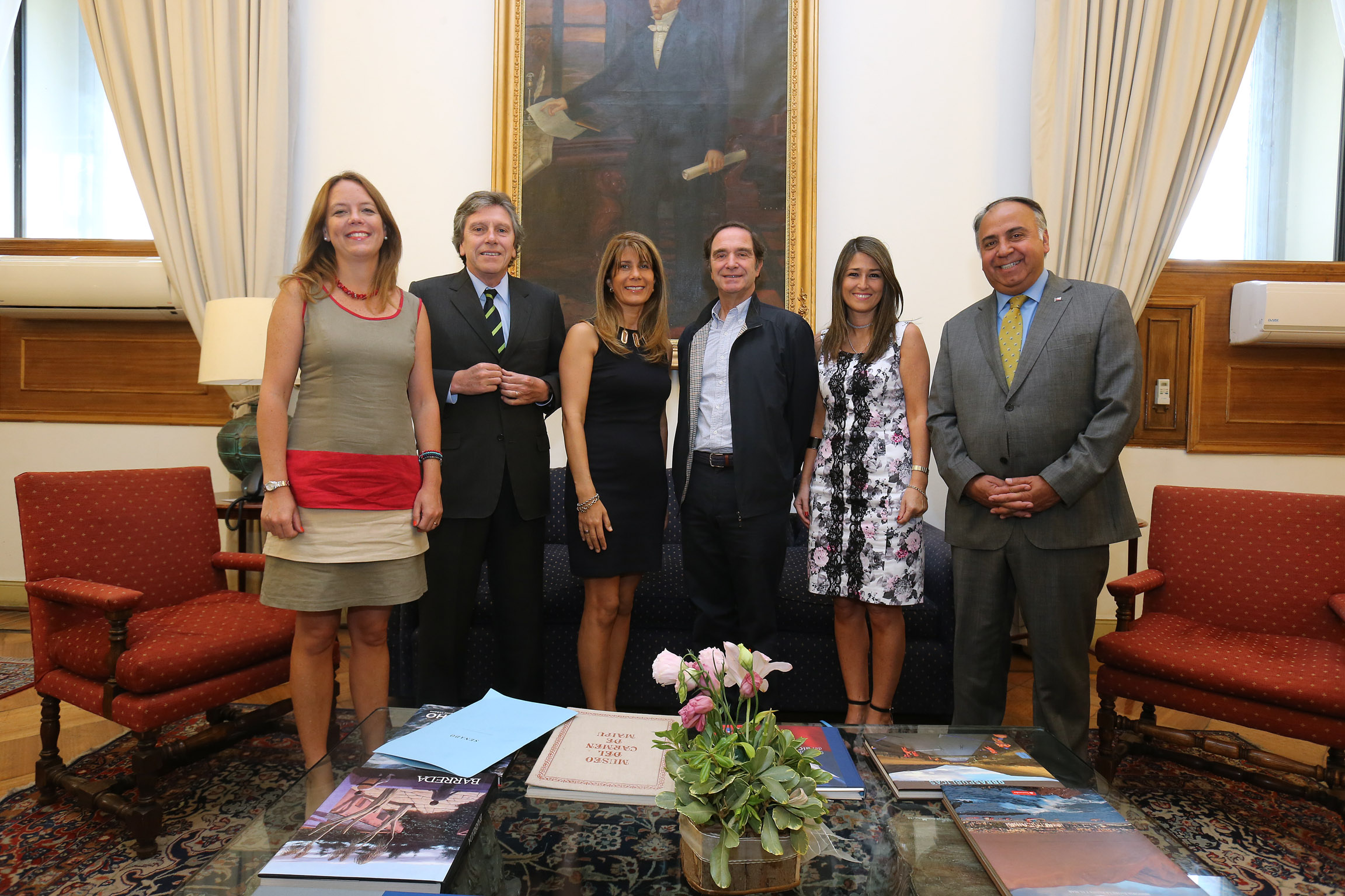 Ministra Ximena Rincón recibe a los jefes de bancada UDI y RN