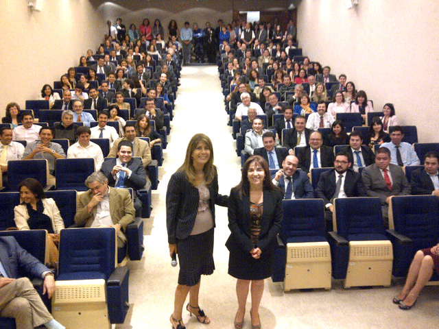 Ministra Rincón y Subsecretaria Silva se reúnen con todo el equipo de la Segpres.