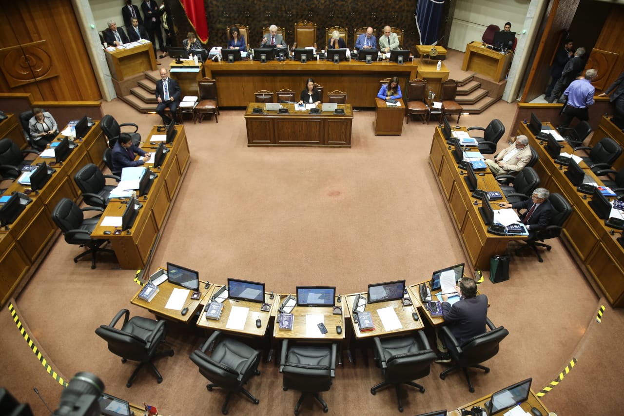 Senado inicia discusión de reforma constitucional que habilita nuevo proceso constituyente