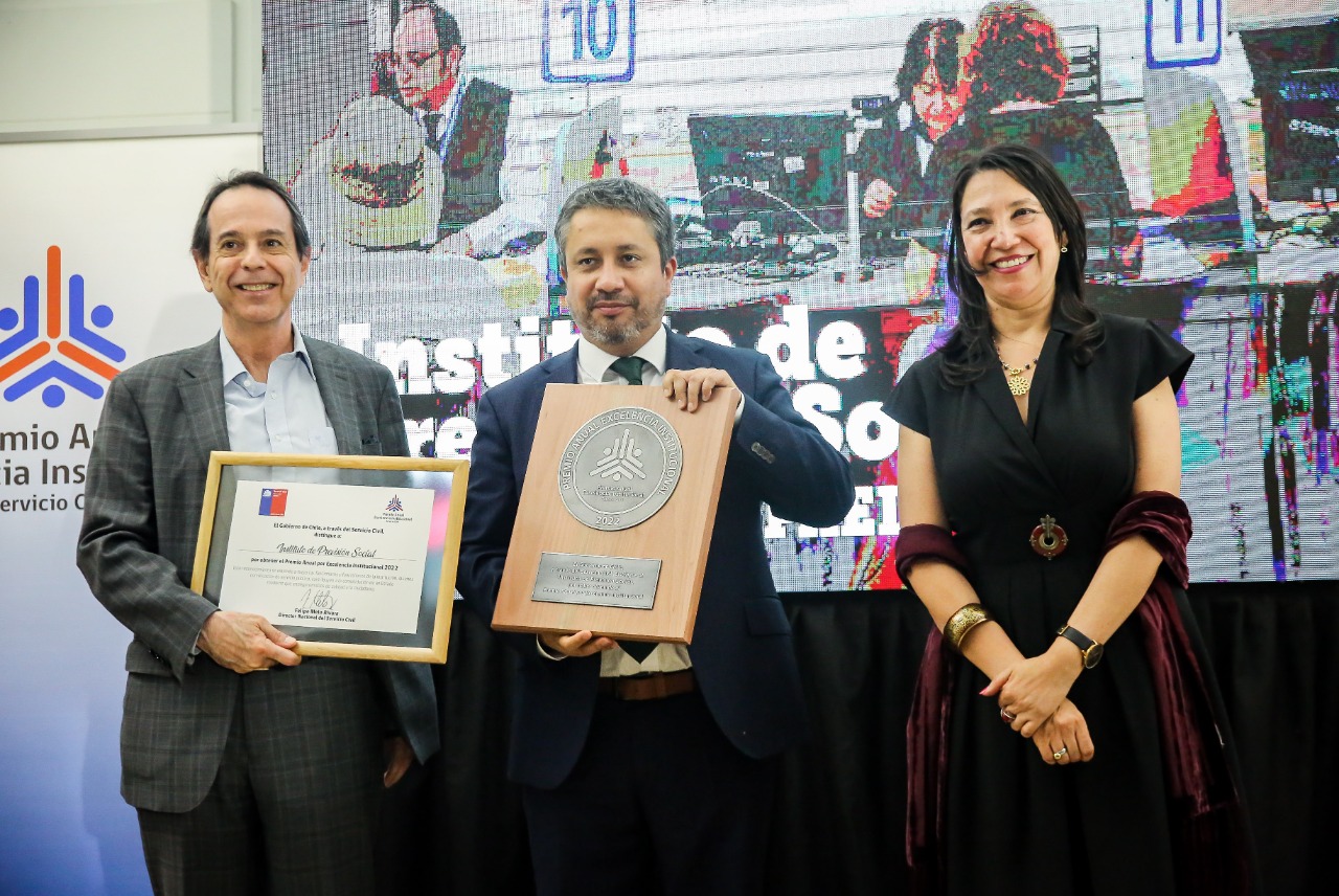Ministra (s) Segpres participa de la entrega del Premio Anual de Excelencia Institucional 2022