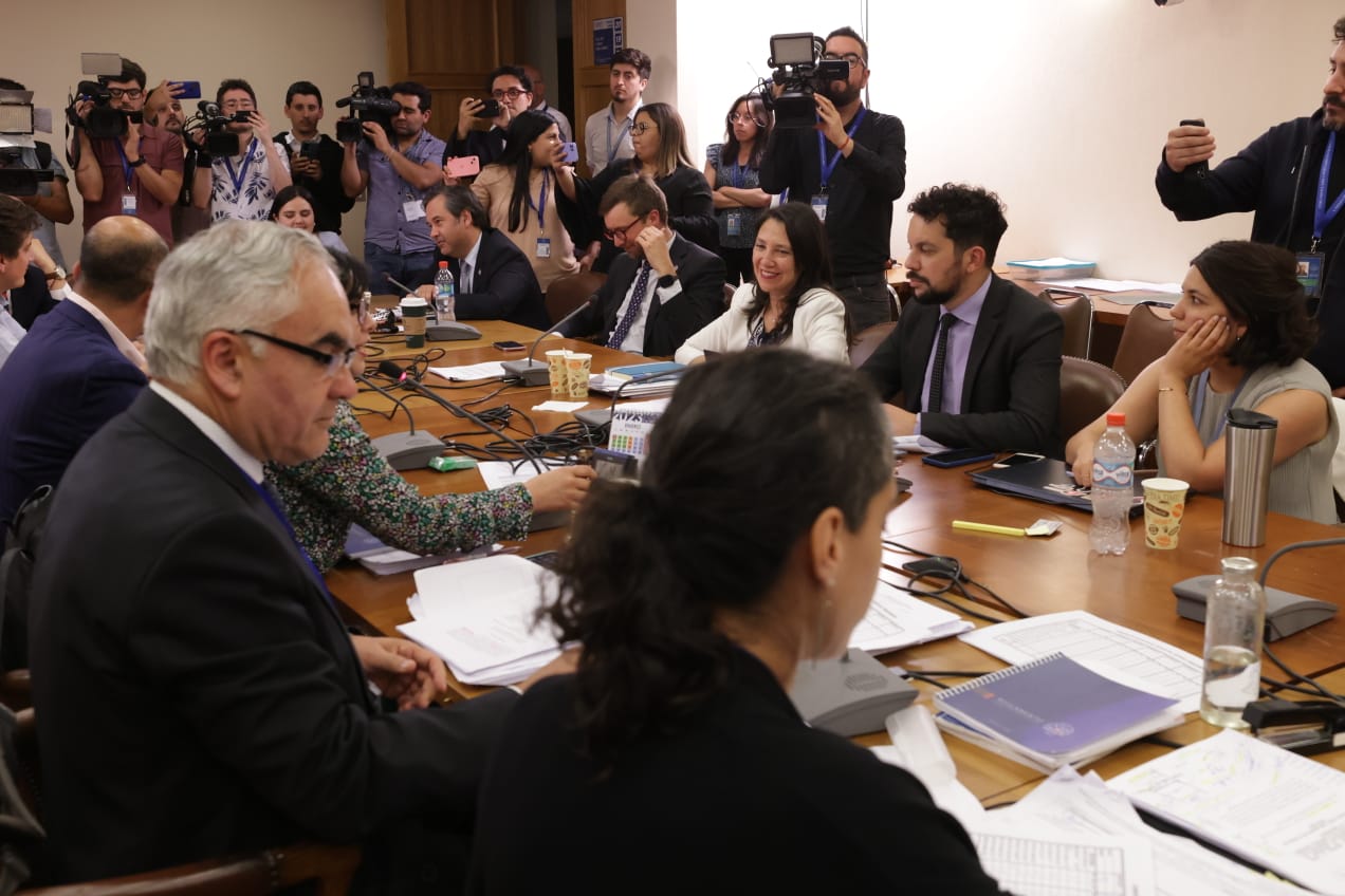 Comisión de Constitución despacha proyecto de reforma que habilita nuevo proceso constituyente: Será revisado en la sala de la Cámara