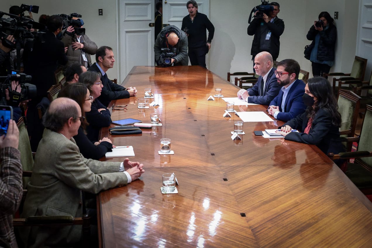 Presidente de la República, Gabriel Boric Font, encabeza primera reunión de la Comisión Ministerial para la regulación de la relación entre las instituciones privadas sin fines de lucro (IPSFL) y el Estado