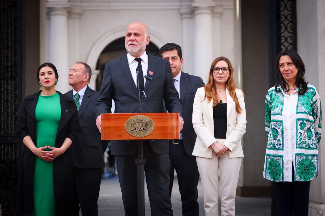 Gobierno coordina tramitación expedita de tres iniciativas del Fast Track de Seguridad con presidentes del Senado y de la Cámara de Diputados