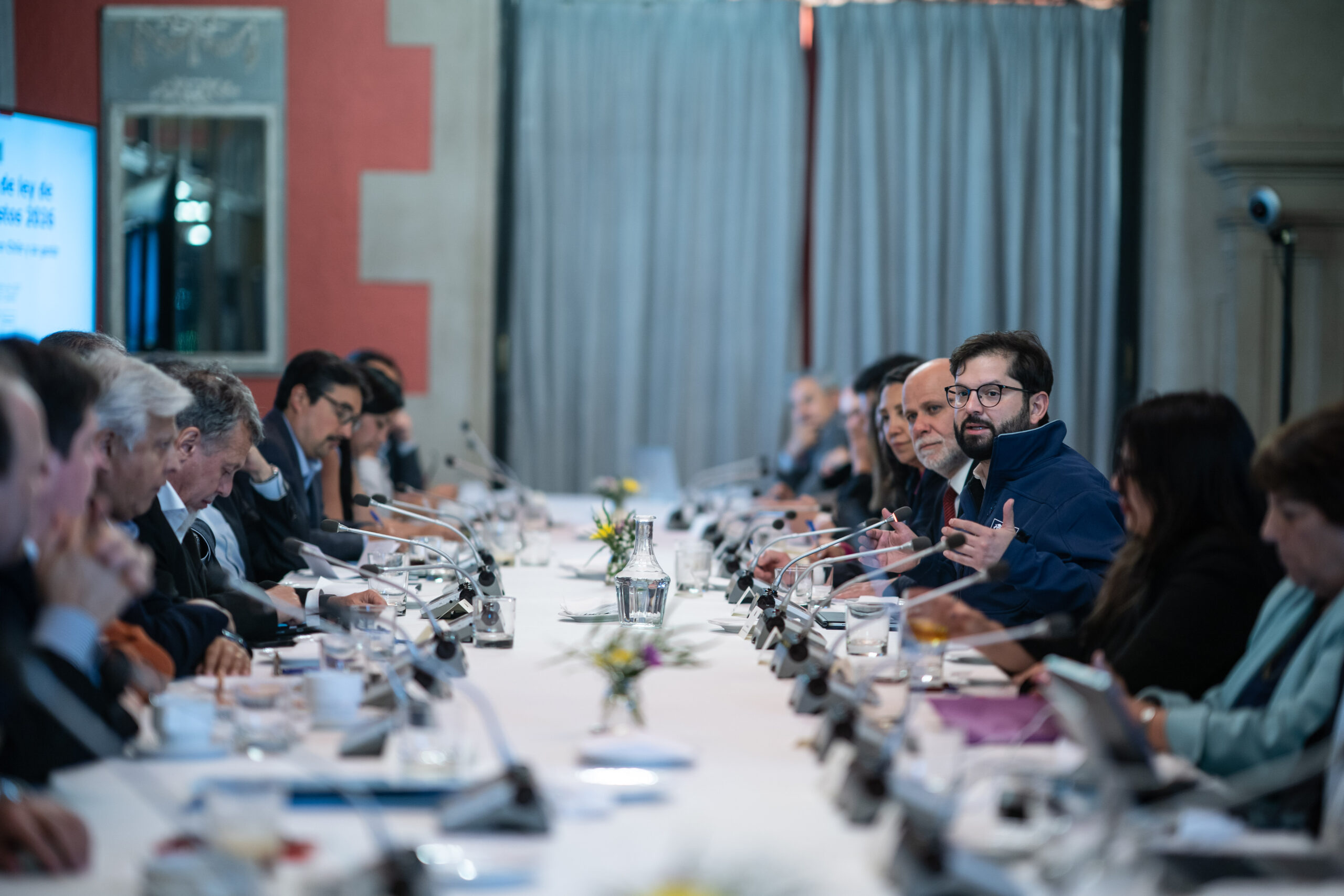 Presupuesto 2026: autoridades de la Segpres participan en reunión encabezada por Presidente Boric con presidentes de partidos y parlamentarios del progresismo