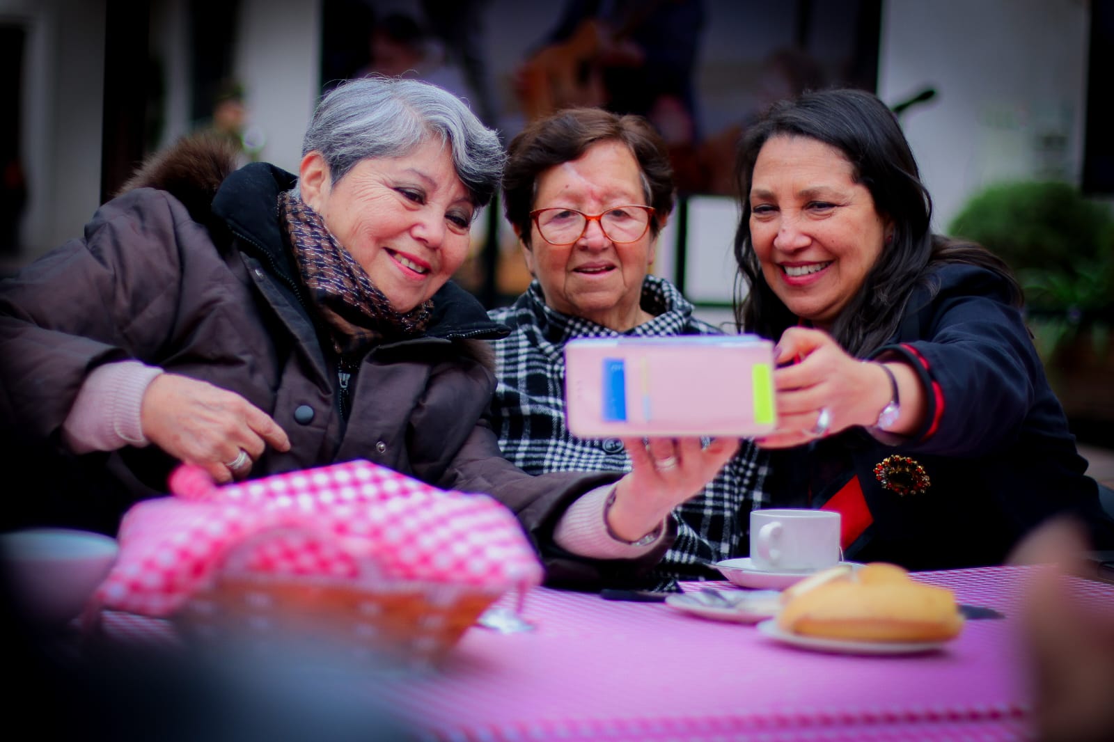 Ministra Lobos participa junto al Presidente Boric en encuentro con pensionadas y pensionados beneficiados con el aumento de la PGU