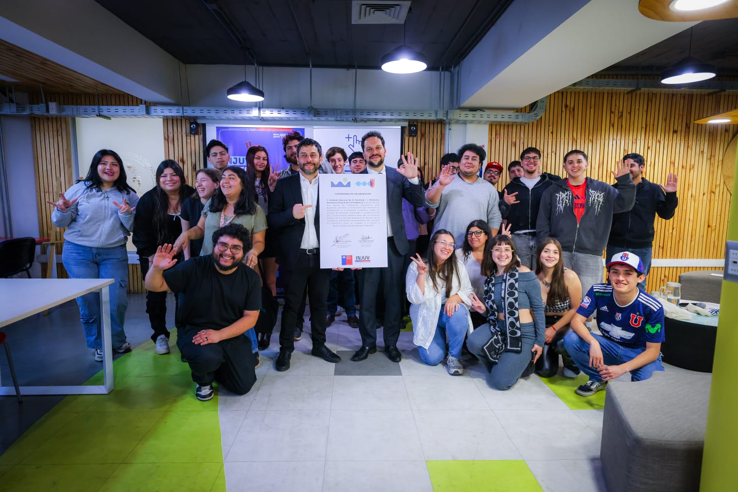 Subsecretario Facuse encabeza firma de convenio entre Segpres e Injuv para difundir la “Escuela Más Ciudadanía”