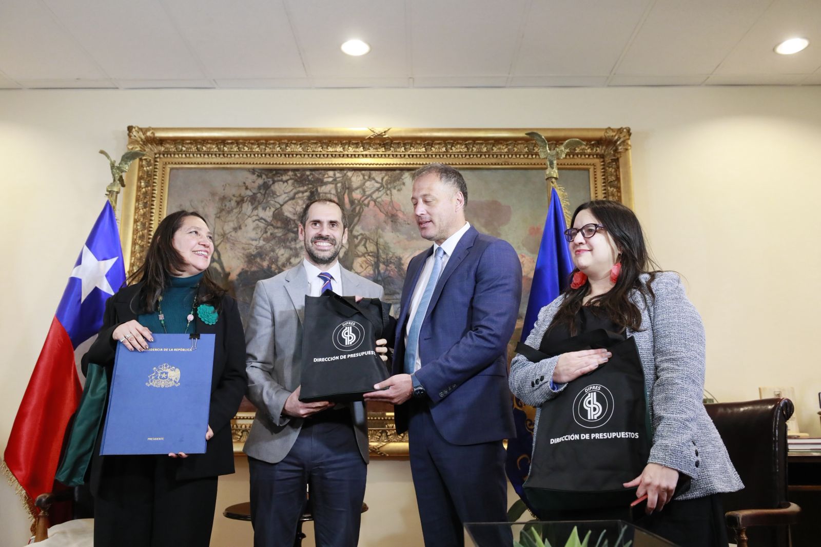 Gobierno ingresa proyecto de Ley de Presupuestos 2026 al Congreso