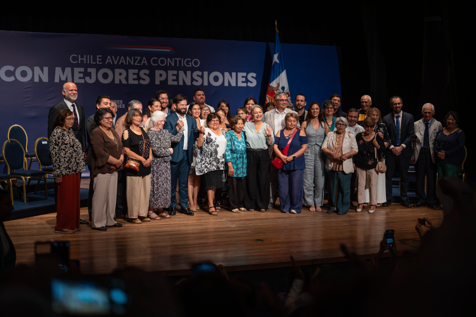Ministra Lobos acompaña al Presidente Gabriel Boric en hito por inicio del pago del nuevo Seguro Social