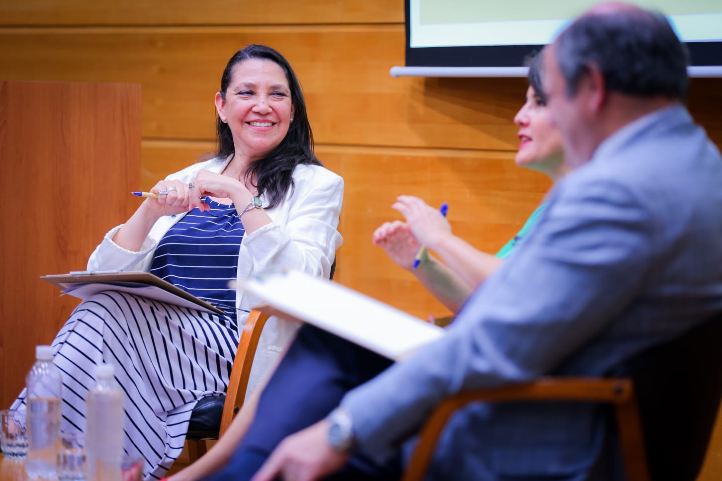 Ministra Lobos participa en seminario del CEP “Lo macro y lo micro en la urgente reforma al sistema político”