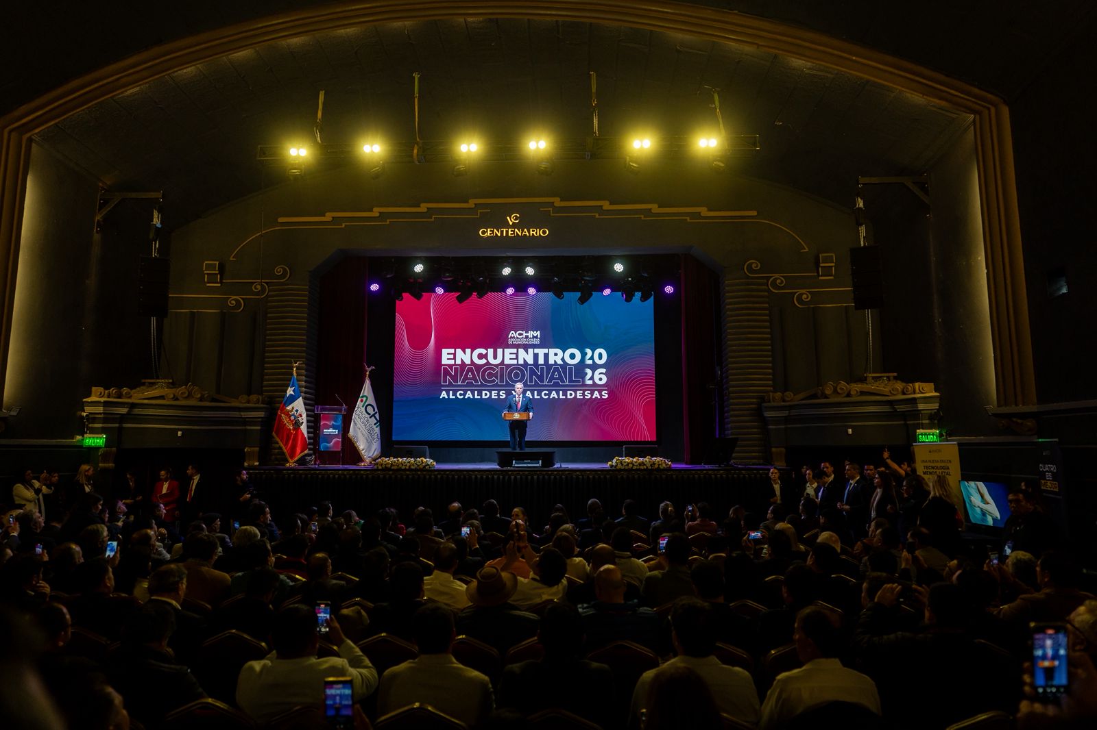 Ministro García Ruminot expone en Encuentro Nacional de Alcaldesas y Alcaldes